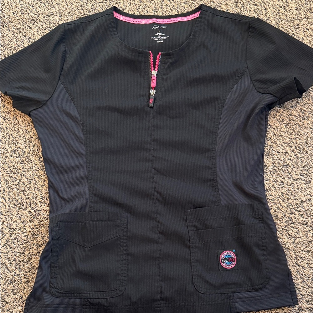 Koi lite scrub top